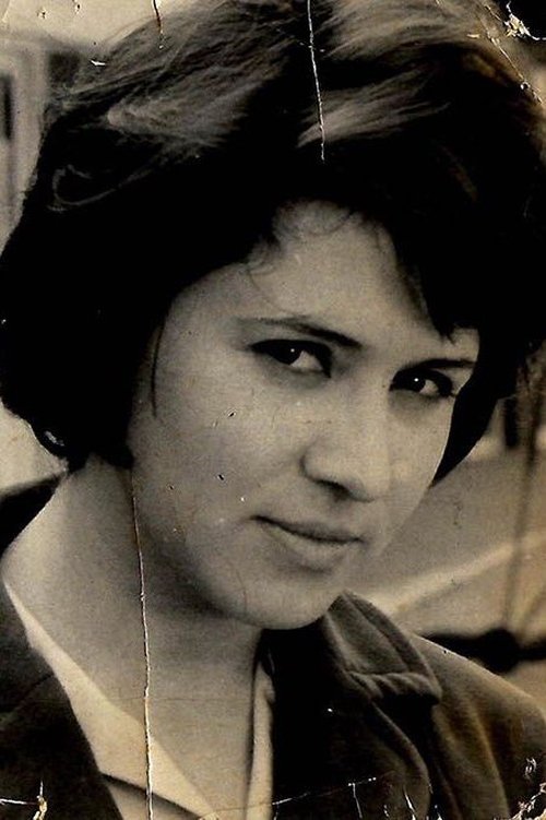 Miñuca Villaverde as Elena