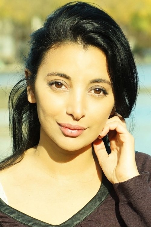 Lila Makhlouf as Dounia