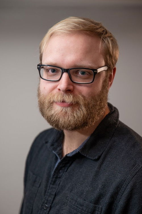 Larry Lindsay as Waiter