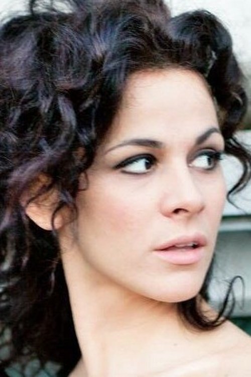 Roberta Procida as Angioletta