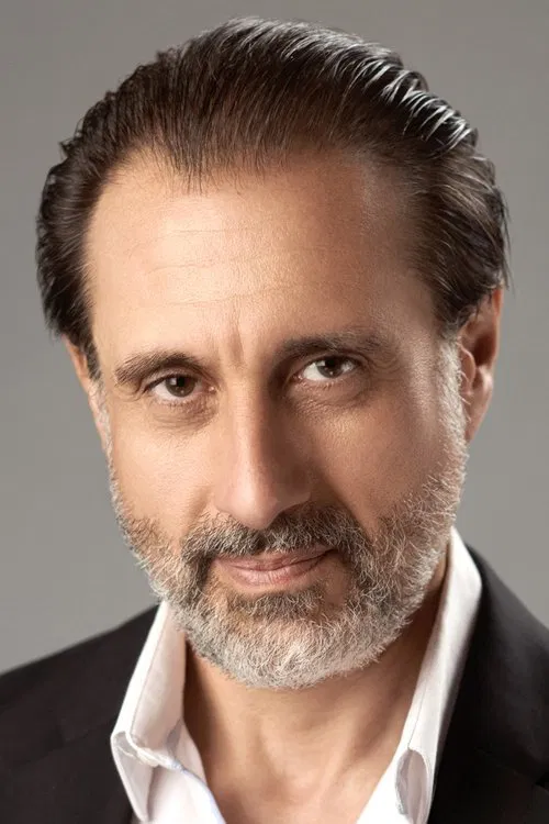 Mikhail Basmadjian as Joe