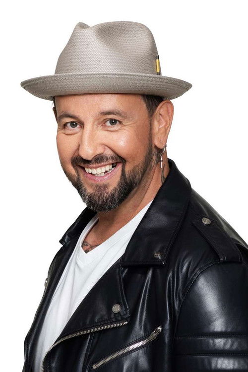 Esko Eerikäinen as Risteilyisäntä