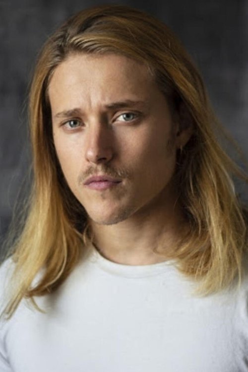 Paul Arvenne as Kevin