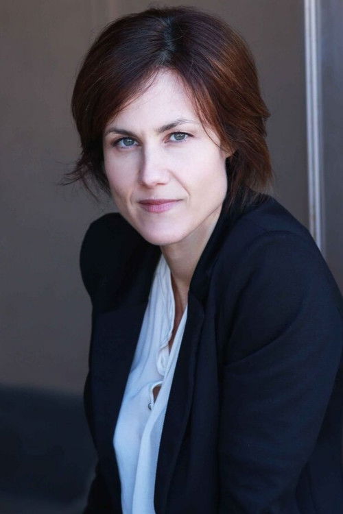 Roberta Fossile as Veronique