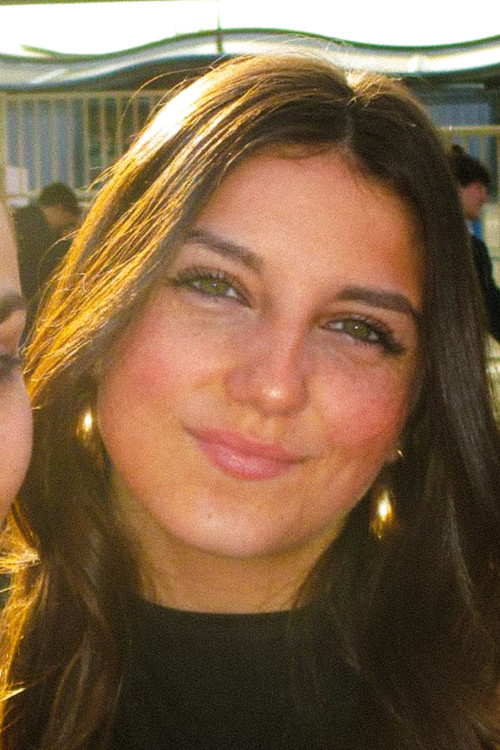 Oyana Moulon as Fille Trompée