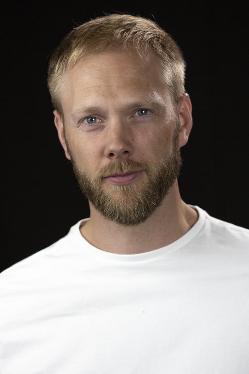 Tomas Engström as Smith