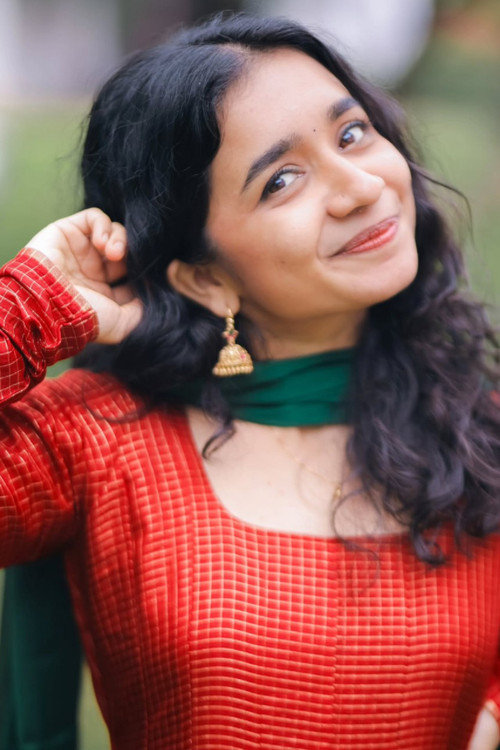 Anishma Anilkumar as Jessy