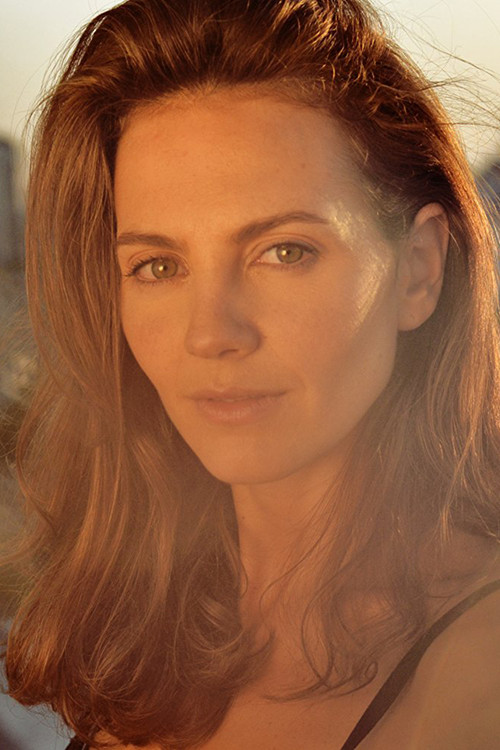 Sandra Criolani as Chica Bondi