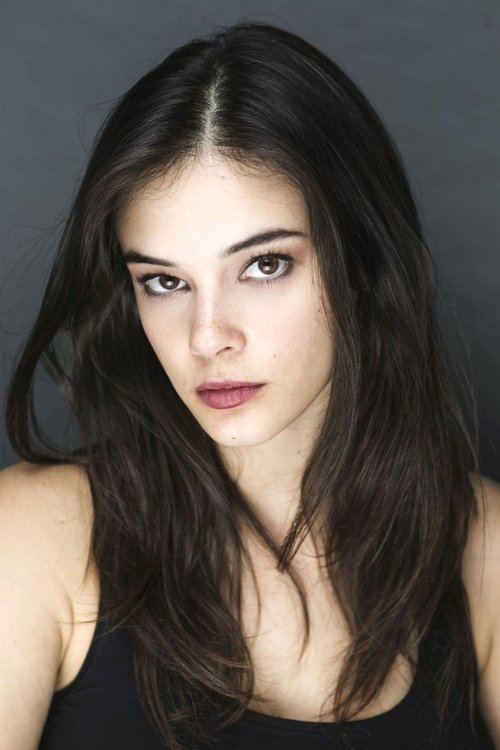 Neva Leoni as Giulia