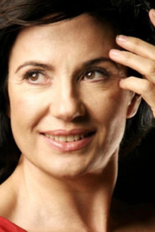 Uxía Blanco as Mother Silveira