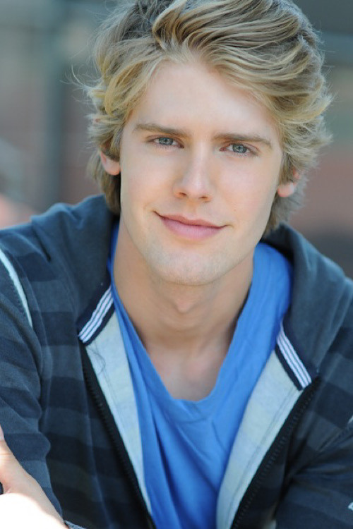 Barrett Crake as Scott