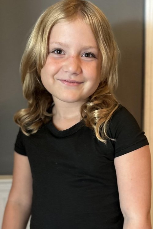 Aubrey Brockwell as Young Clara (uncredited)