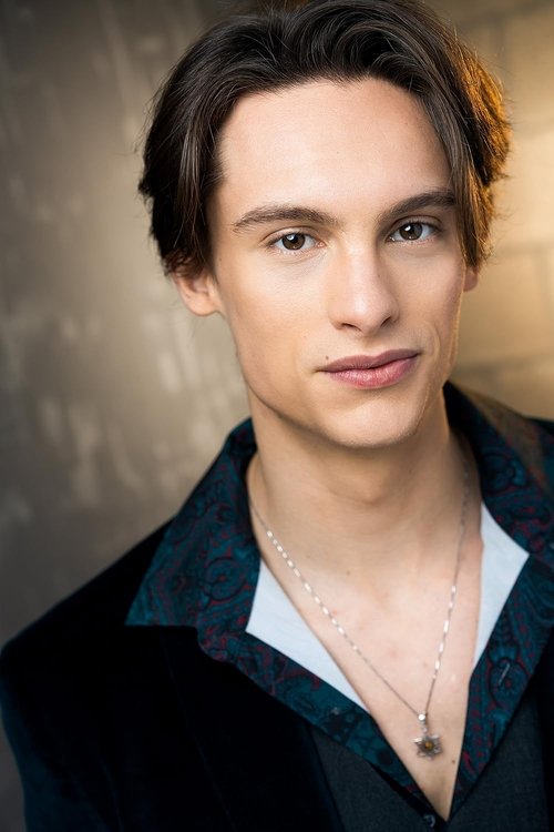 Felix Merback as Hunter