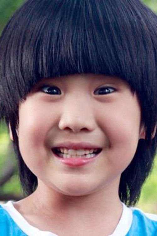 Kimsun Anakin Sripattarawit as Mickey