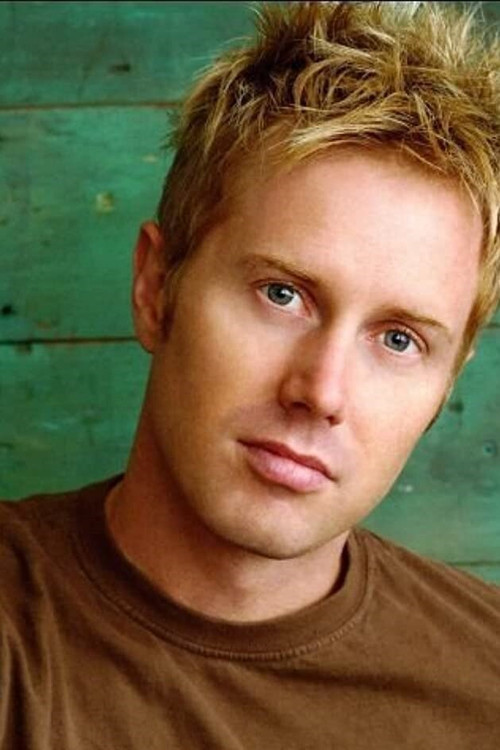 Davis Mikaels as Earl