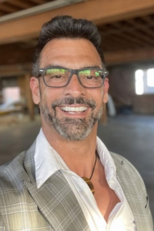 Spero Stamboulis as Sean