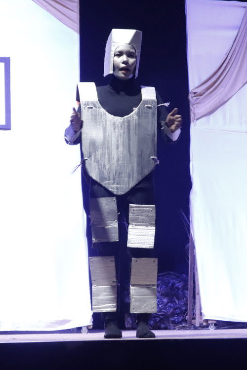 Fidhalia Trinanda Masbie as Hulubalang Hindustan 1