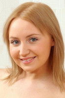 Jenifer as (as Prada)