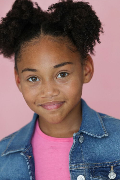 Elle Naomi as Young Belle