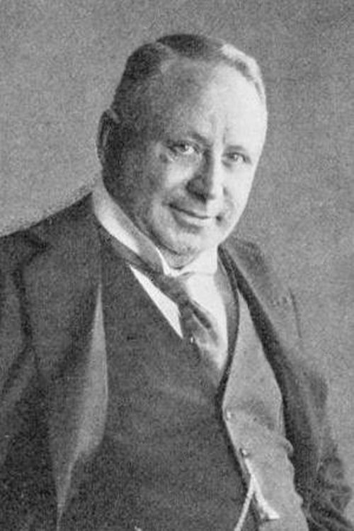 William Bewer as Chauffør af russisk oprindelse