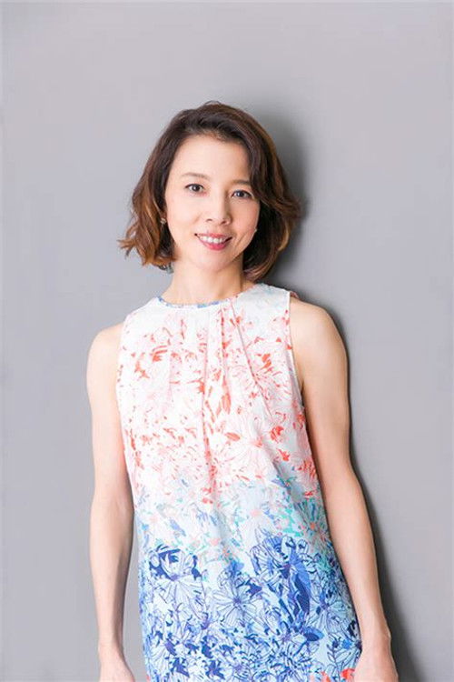 Kiriya Hiromu as Oscar Francois de Jarjeyes / Andre Grandier