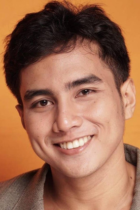 Mikhael Padua as Janine's Boyfriend