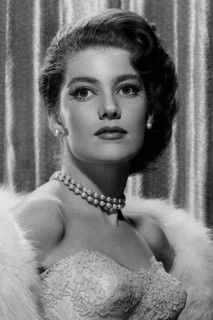 Niki Dantine as Joan Salt