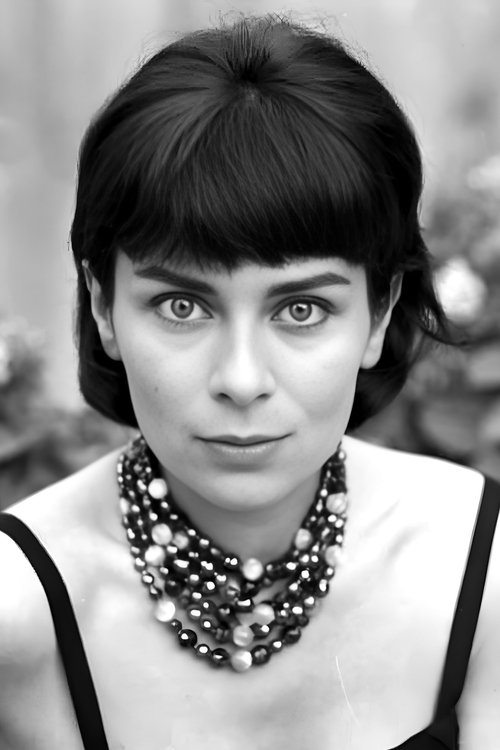 Juliette Mayniel as Creusa