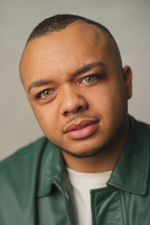 Layton Blake as Maxi