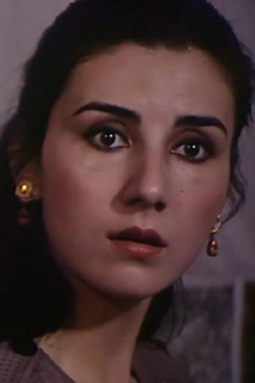 Connie Khan as Annetta