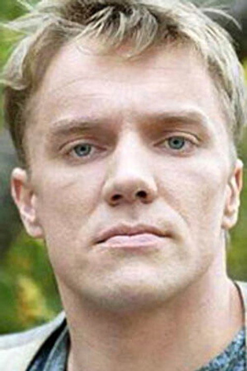 Алексей Осипов as Андрей Бушмин