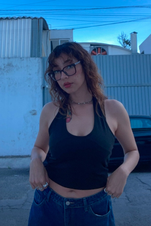 Asuany Amador as Radio (Voz)