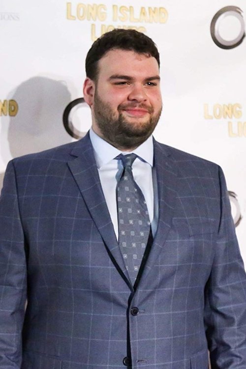 Niko Papastefanou as Dave Roylance