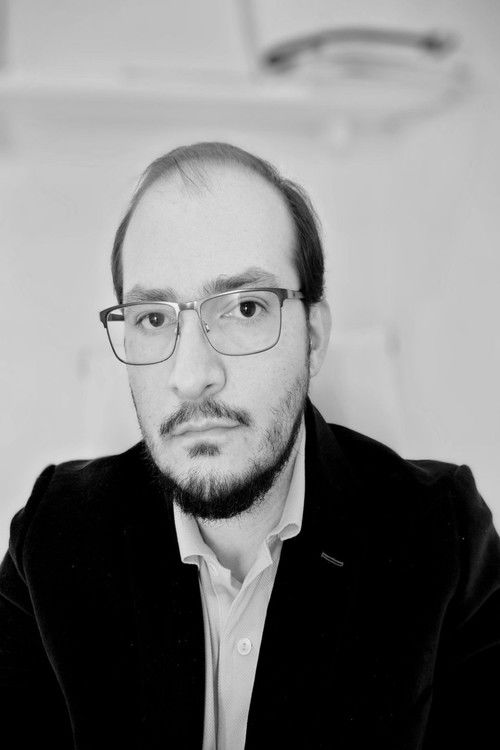 Kenneth Sanabria as Doctor