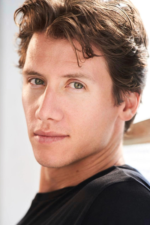 Garrett Edell as Mike