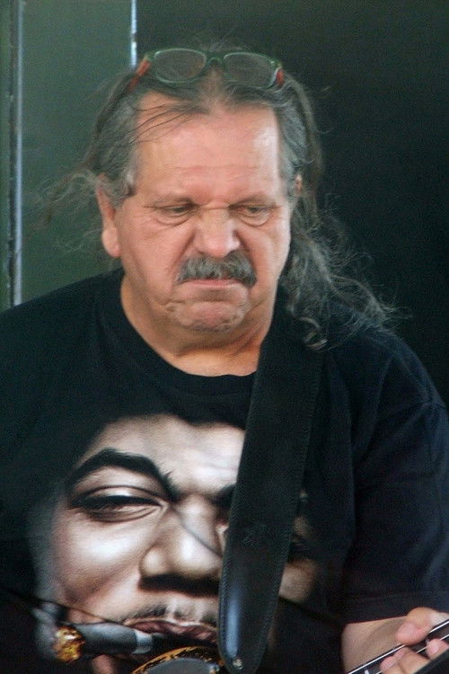 Egon Póka as Első gitáros