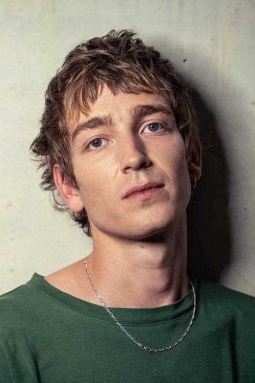 Dimitri Krebs as Ernst Schrämli