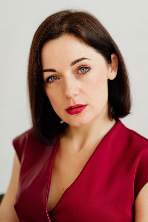 Maryna Sofiichuk as Yulya