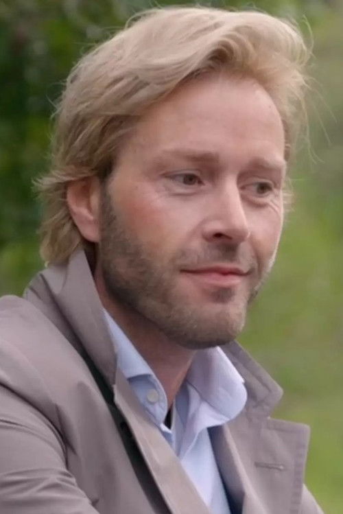 Dennis Leeuwenhaag as Self