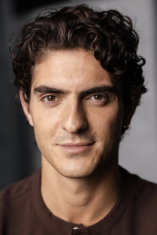 Anthony Pavone as Reggie