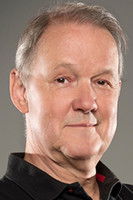 Christian Zell as Axel