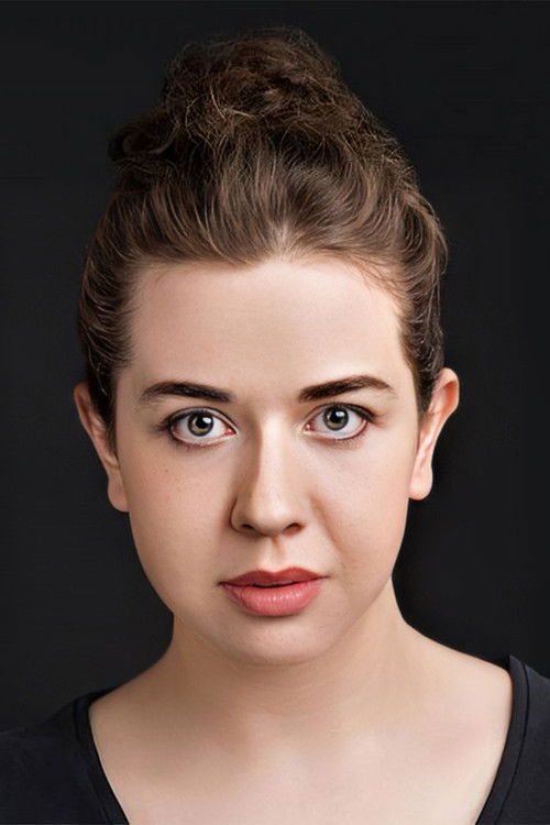 Mukaddes Kurmuş as Aylin