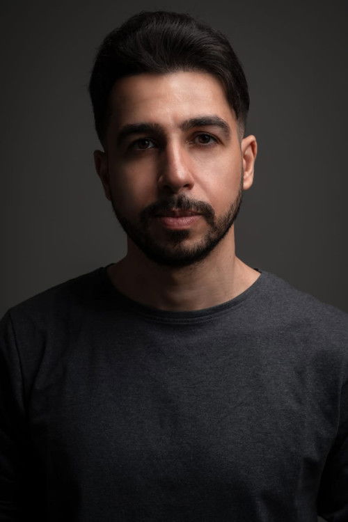 Muntader Alkholaif as 