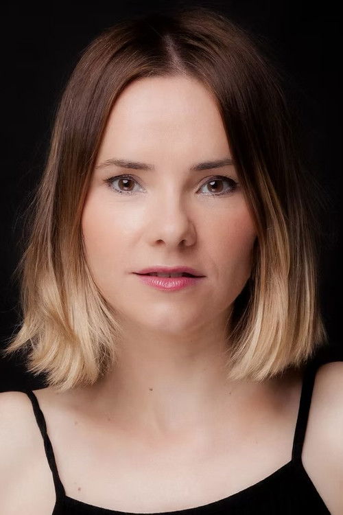 Aitziber Garmendia as Iratxe