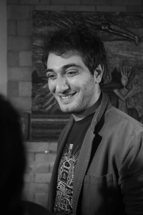 Robert Vanesgekyan as 