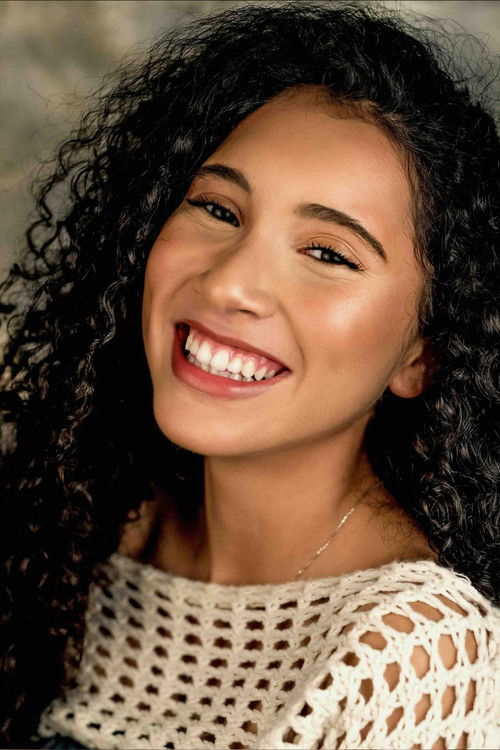 Gabriella Mejia Perez as Chloe