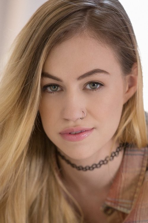 Lyra Law as Joey Montgomery