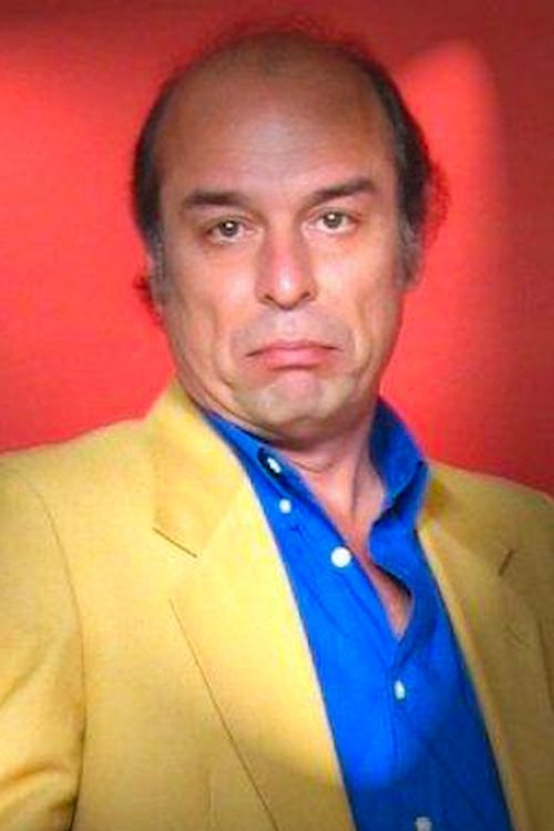 Osvaldo Sanders as Ricardo