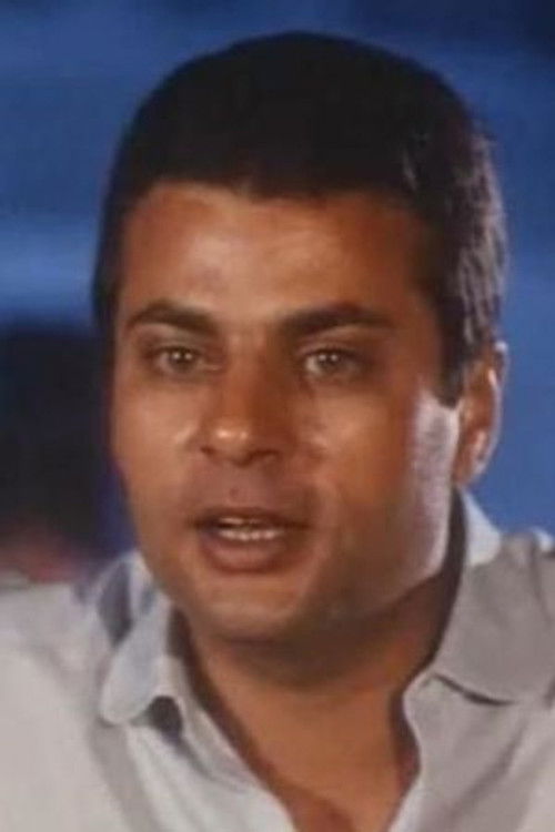 Fathy Abd el-Sattar as Farouk Ezzat