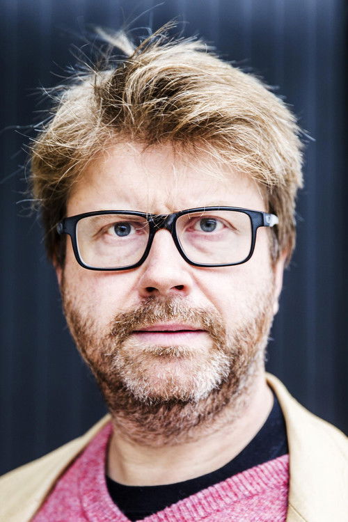 Are Sende Osen as Erik (voice)